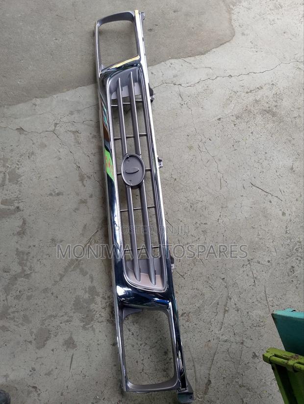 Front Grill Hilux Milenium - main view