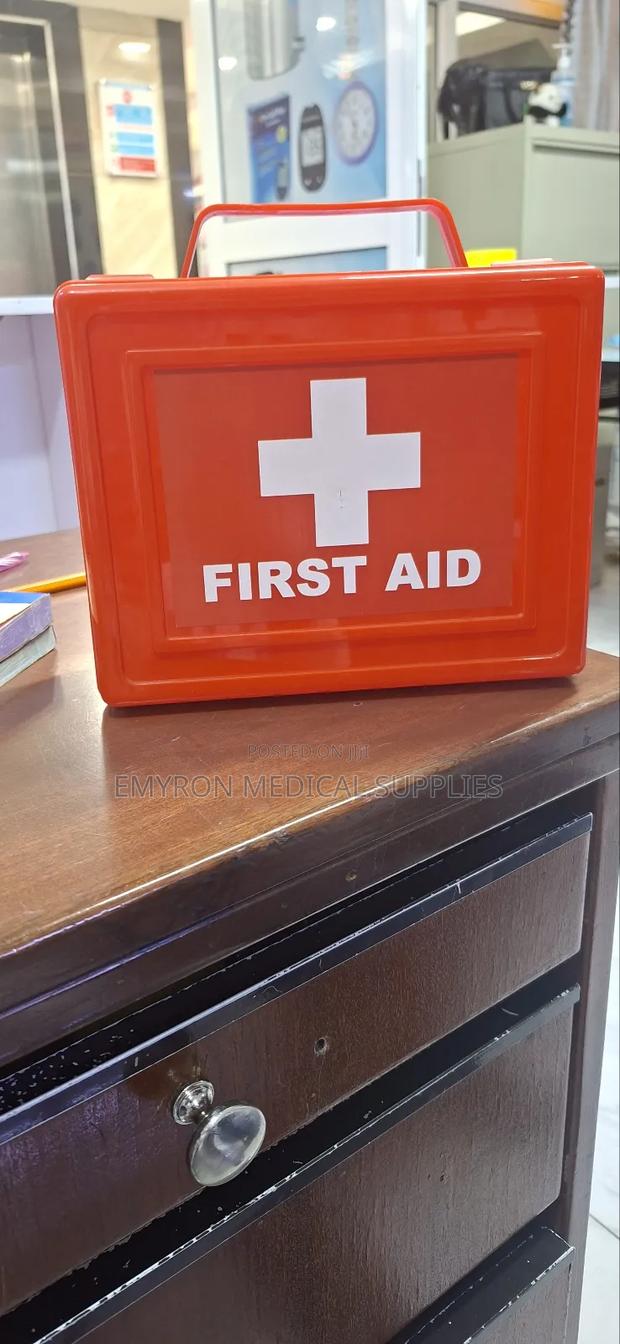 Eemergency First Aid Kit - main view