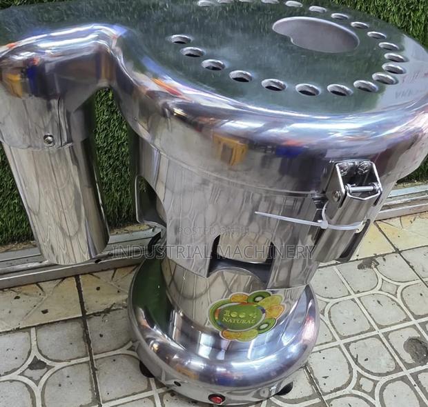 Commercial Juicer Machine - main view