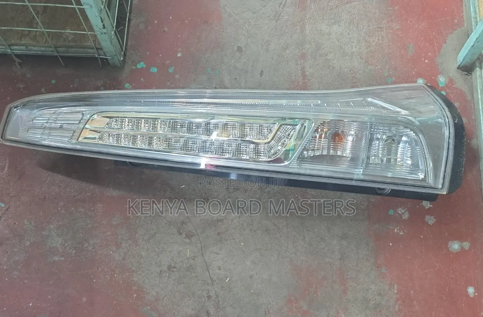Nissan Serena 2010
Backlight Taillight