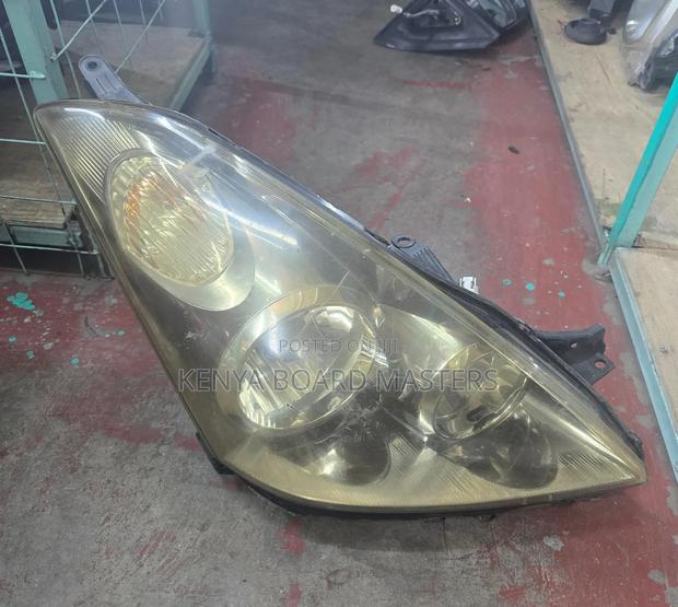 Headlight for Wish 2003 Xenon - main view