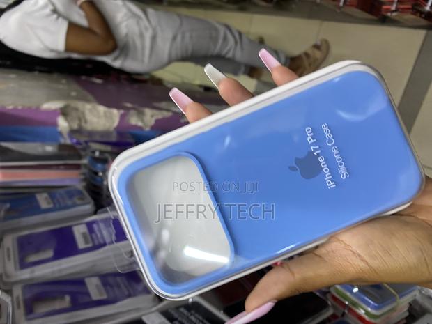 Mougbers Apple iPhone 17 Pro Liquid Silicone Back Case - thumbnail 3