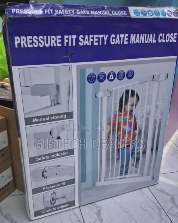 Baby Safety Gate - main view