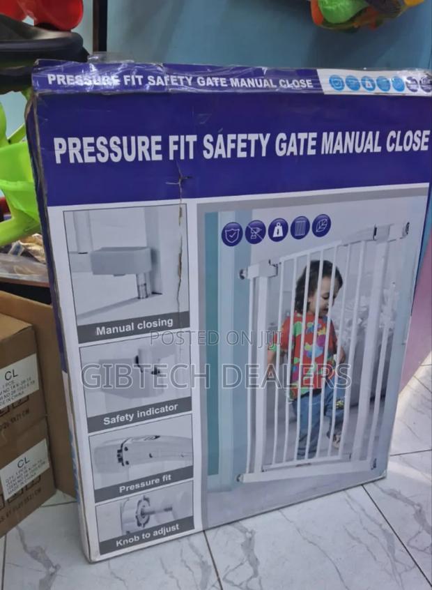 Baby Adjustable Gate - main view
