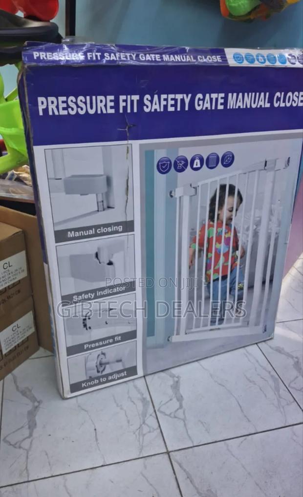 Baby Gate. Adjustable Baby Gate - main view