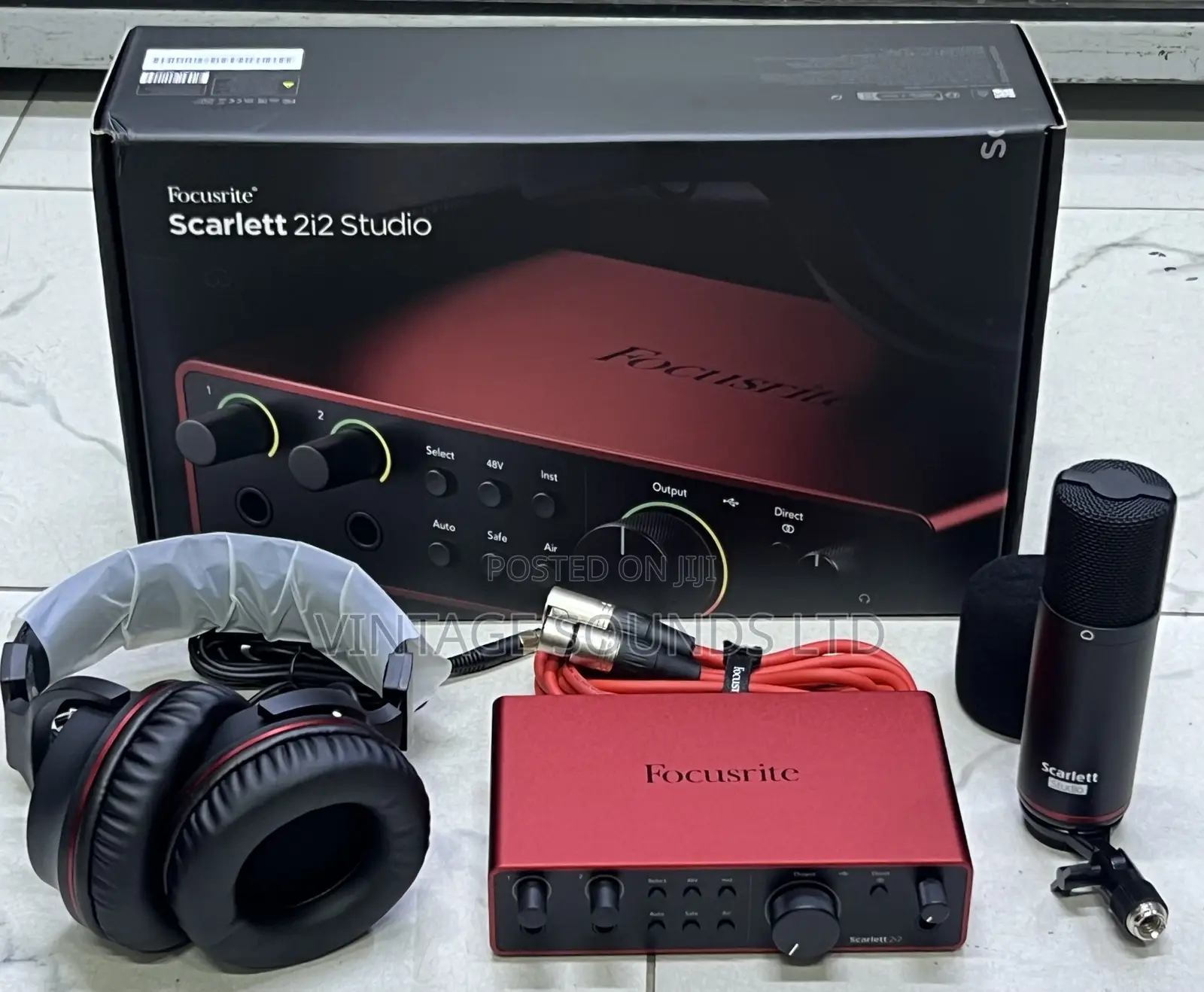 Focusrite Scarlett 2i2 Studio 4th Gen Recording Bundle