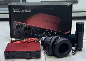 Focusrite Scarlett 2i2 4th Gen Audio Interface Set for Studio Podcast