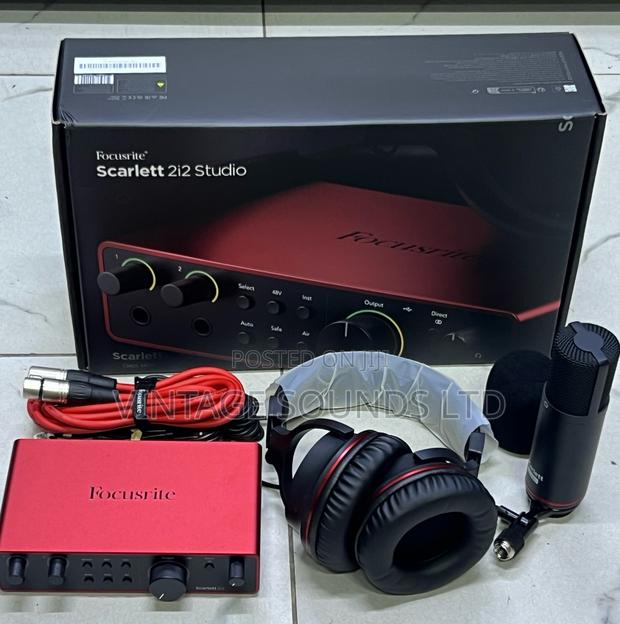 Focusrite Scarlett 2i2 Usb-C Audio Interface (4th Gen) Bundle - main view