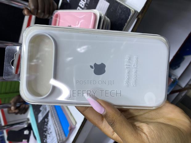 Qwert iPhone 17 Air Solid Color Liquid Silicone Phone Case - main view