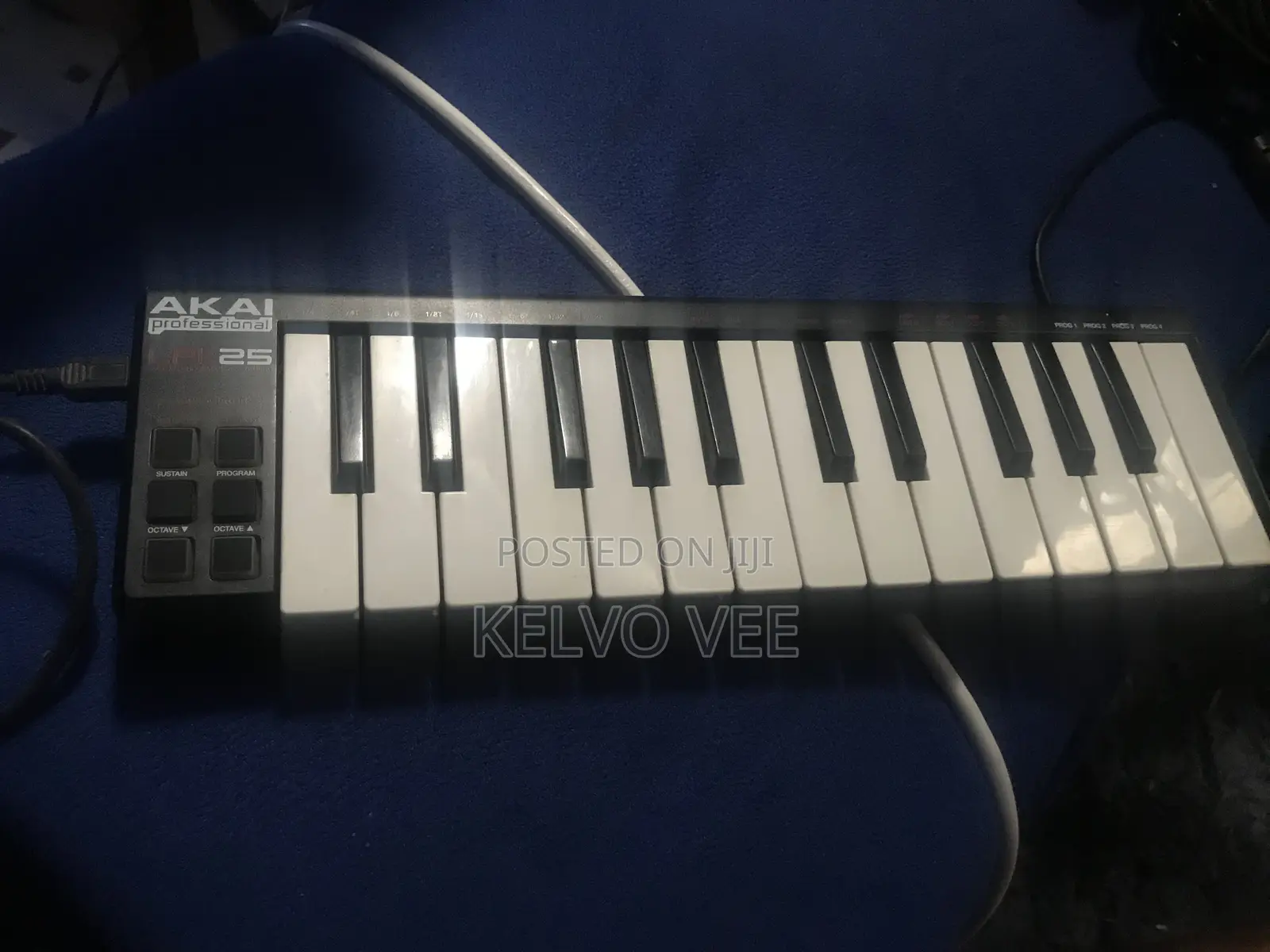 Akai LPK 25