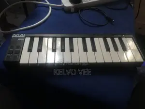 Akai LPK 25