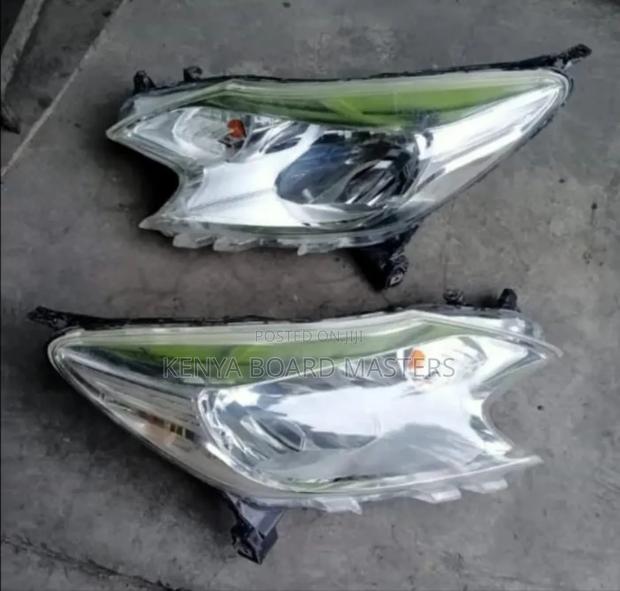 Nissan Note 2012 Headlight