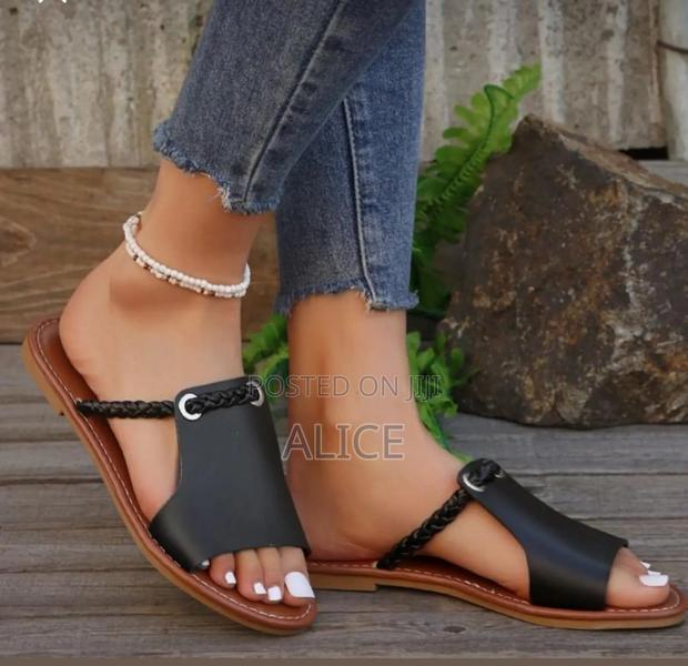 String Sandals - thumbnail 3