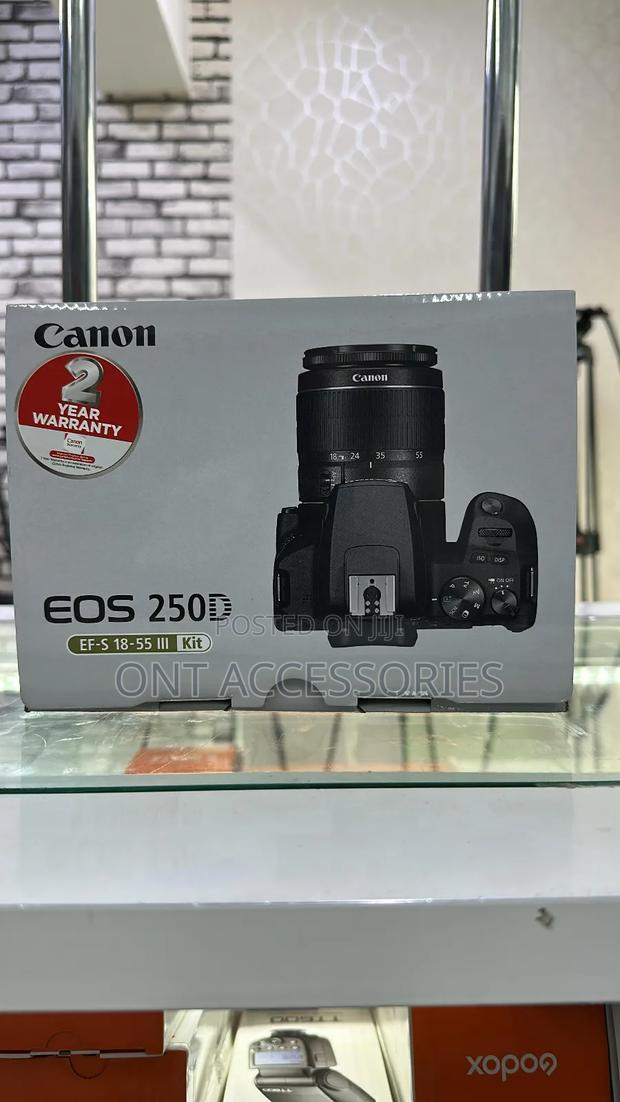 Canon 250d With Kit 18-55mm - main view