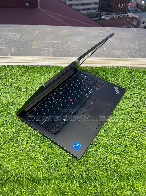 Laptop Lenovo ThinkPad E14 G5 16GB Intel Core I5 SSD 512GB - thumbnail 3