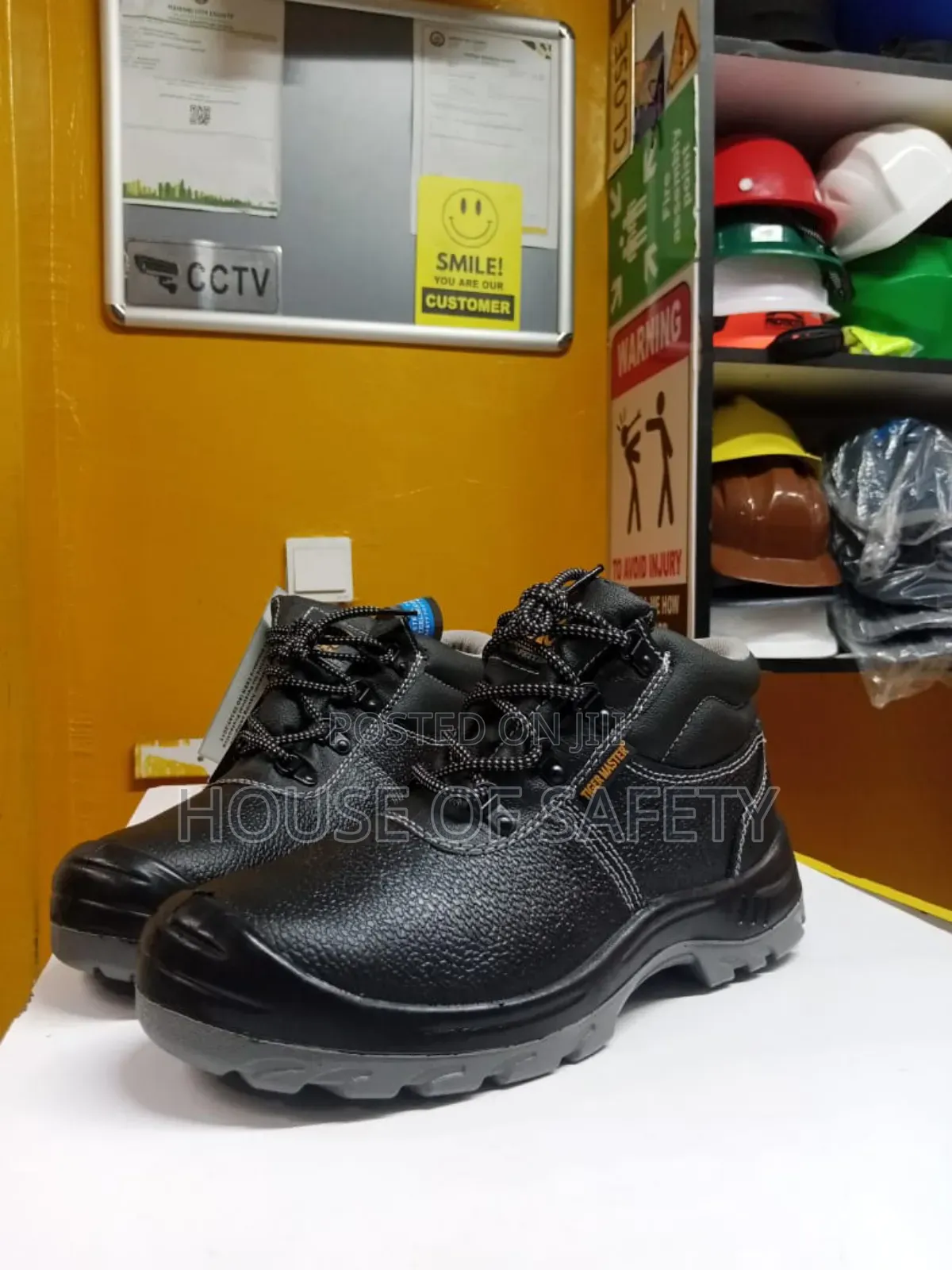 Tiger Master Easy to Clean Boots
