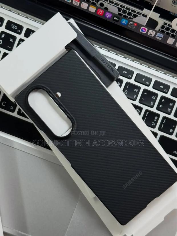 Samsung Z Fold 7 Carbon Shield Case - thumbnail 3