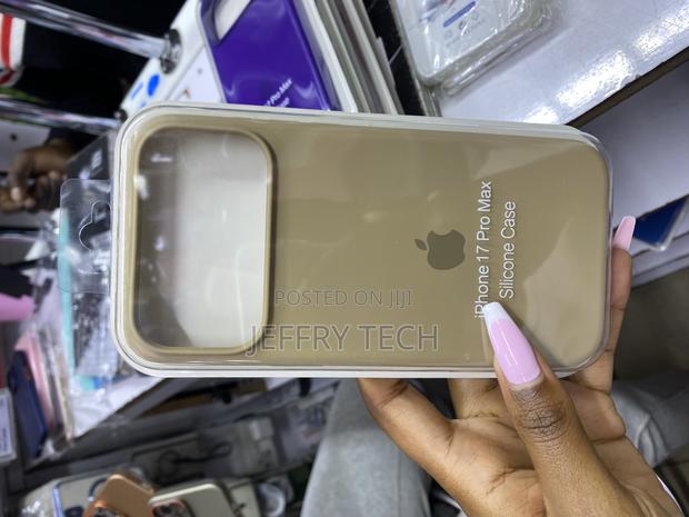 Aqwgtr iPhone 17 Pro Max Solid Color Silicone Phone Case - main view