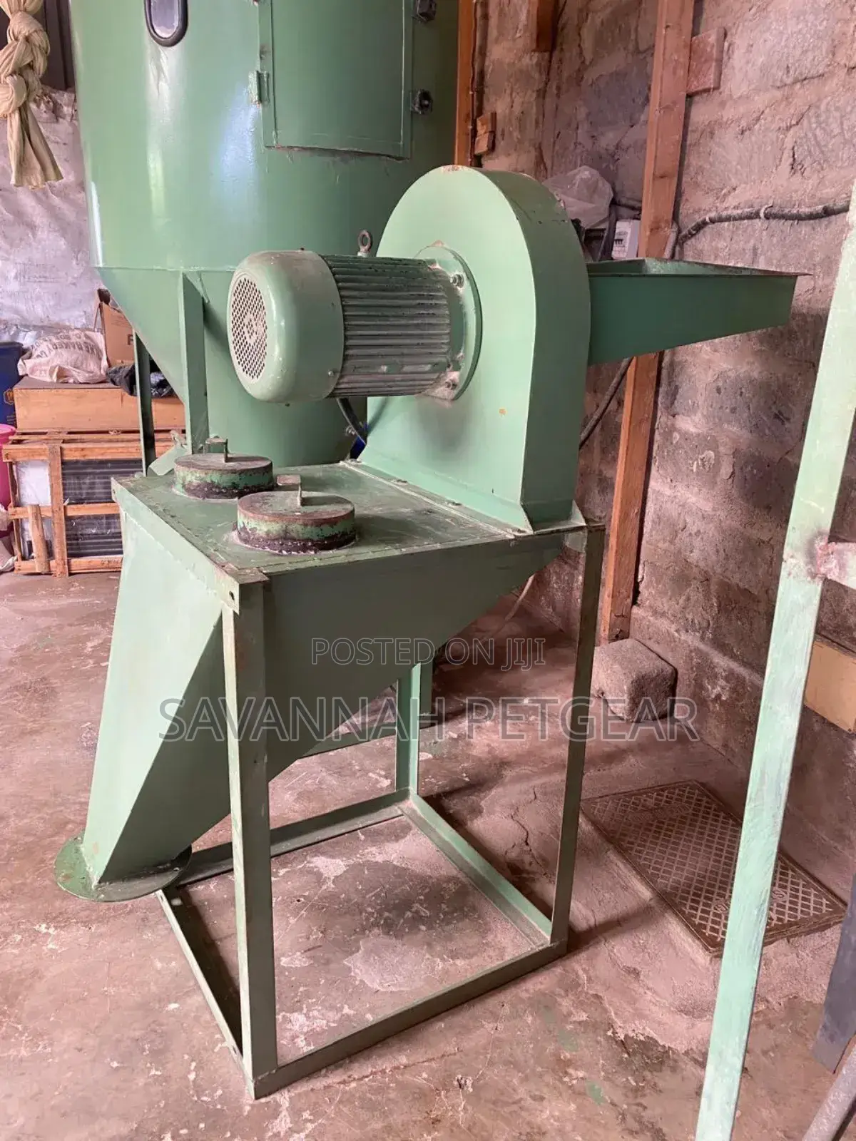 Animal Feed Mill Crusher Mixer (Used but in Good Condition) -3 Phase