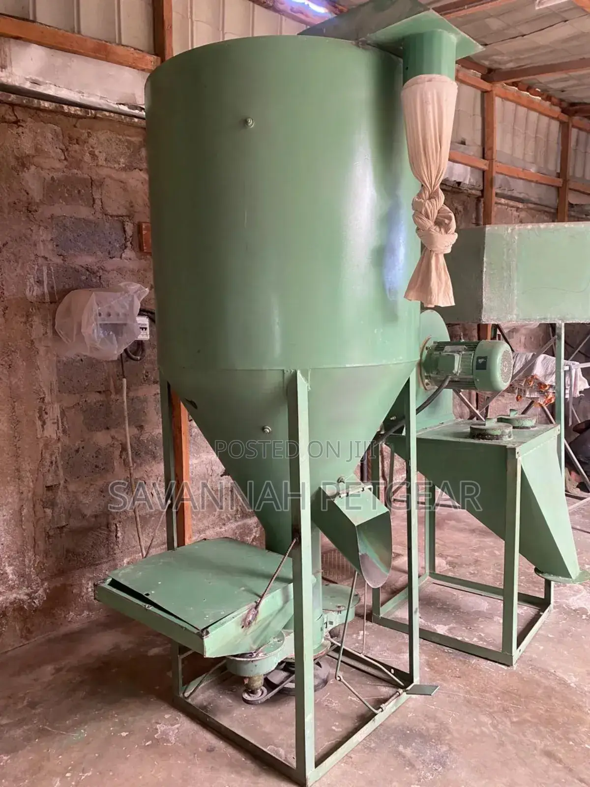 Animal Feed Mill Crusher Mixer (Used but in Good Condition) -3 Phase