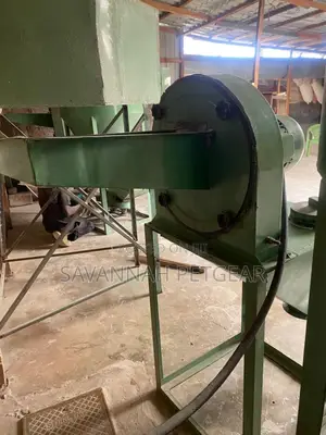 Animal Feed Mill Crusher Mixer (Used but in Good Condition) -3 Phase