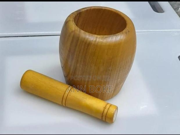 *Mortal and Pestle Available* Capacity:500ml Material: Bamboo