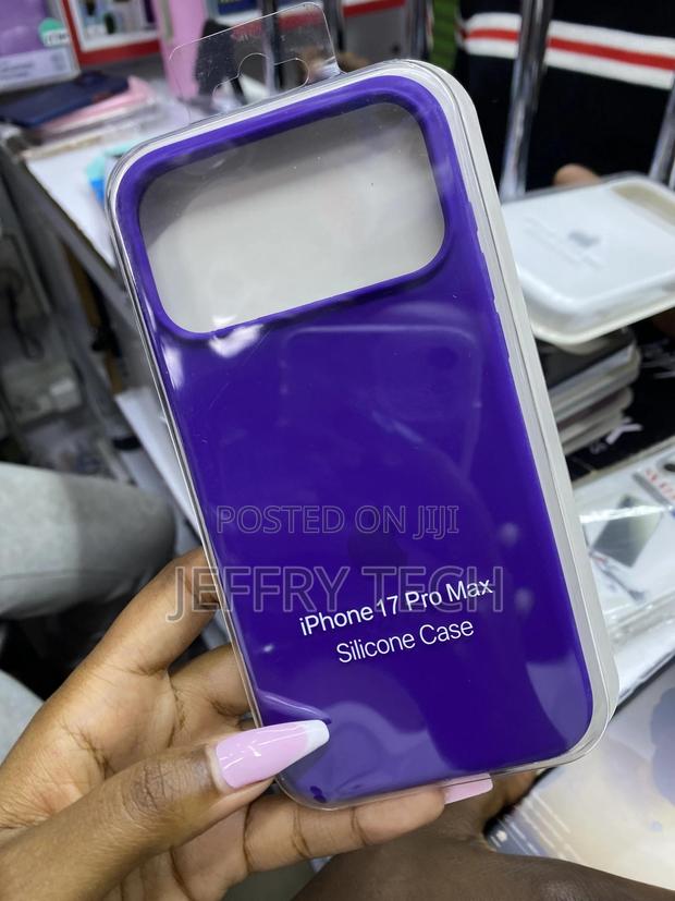 Wunky iPhone 17 Pro Max Solid Color Liquid Silicone Phone Case - thumbnail 2