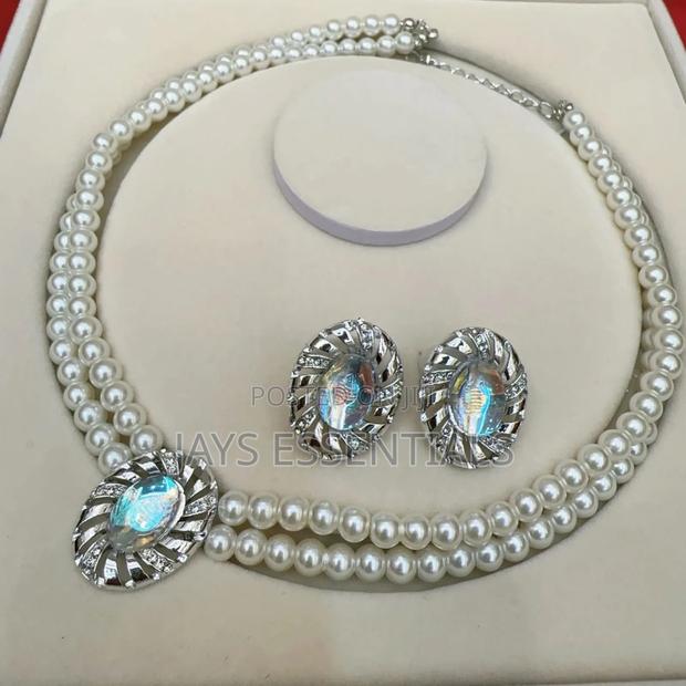 Pearl Necklace and Earrings Set - thumbnail 4