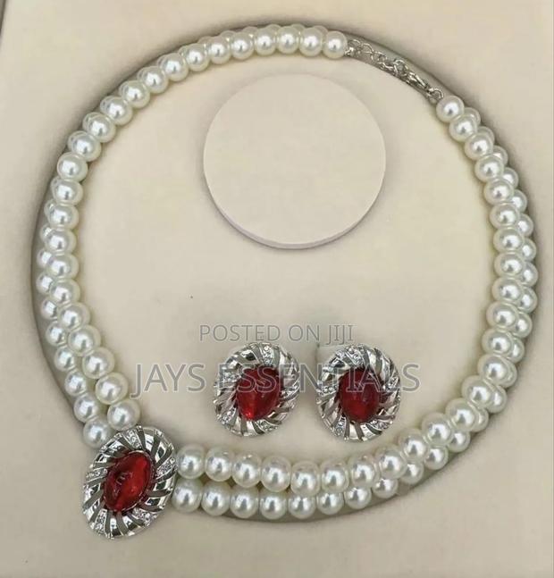 Pearl Necklace and Earrings Set - thumbnail 5