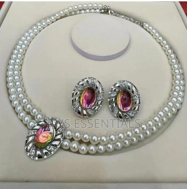 Pearl Necklace and Earrings Set - thumbnail 7