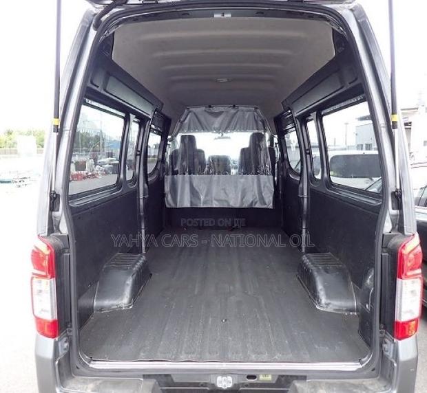 Nissan Caravan (Urvan) 2018 Grey - thumbnail 8