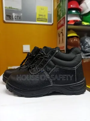 Vaultex Easy to Clean Safety Boots