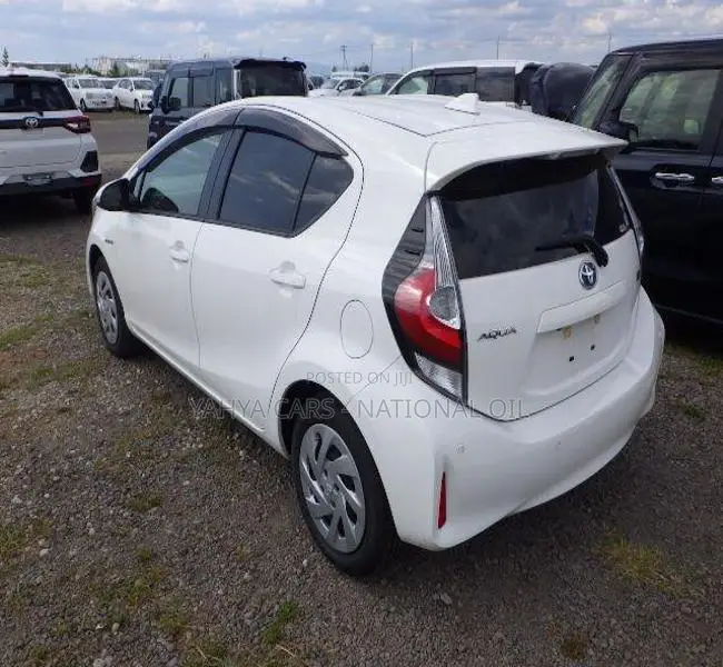 Toyota Aqua 2018 White