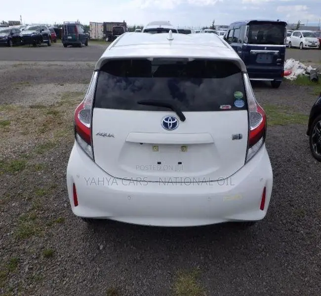 Toyota Aqua 2018 White