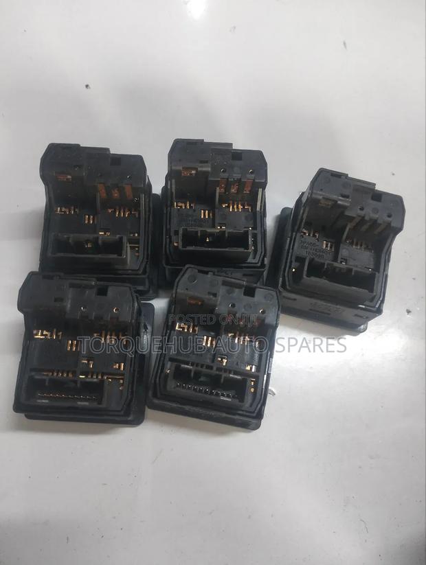 Side Mirror Retract Switch for Prado J120/J150 - thumbnail 2