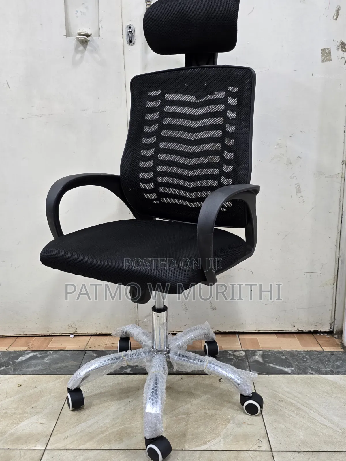 Office/Home Chair With Headrest