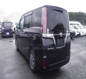 Toyota Esquire 2.0 FWD (8 seater) 2018 Black