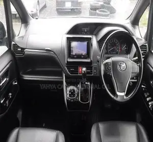 Toyota Esquire 2.0 FWD (8 seater) 2018 Black