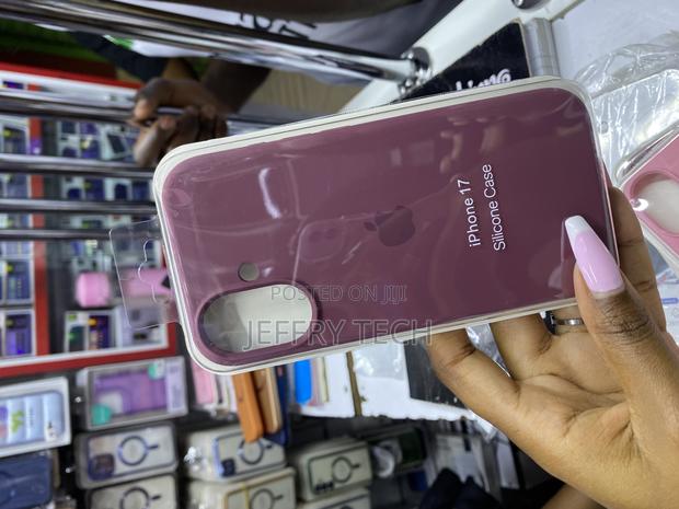 Huskye iPhone 17 Solid Color Liquid Silicone Phone Case - thumbnail 3