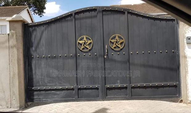 Durable Driveway Gate – Secure Stylish - main view