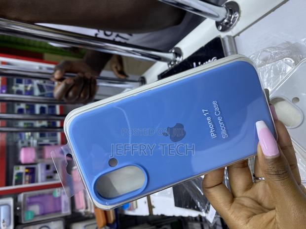 Kolyer iPhone 17 Solid Color Liquid Silicone Phone Case - thumbnail 2