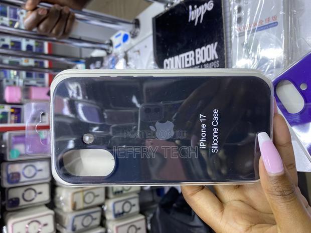 Minkwert iPhone 17 Solid Color Liquid Silicone Phone Case - main view