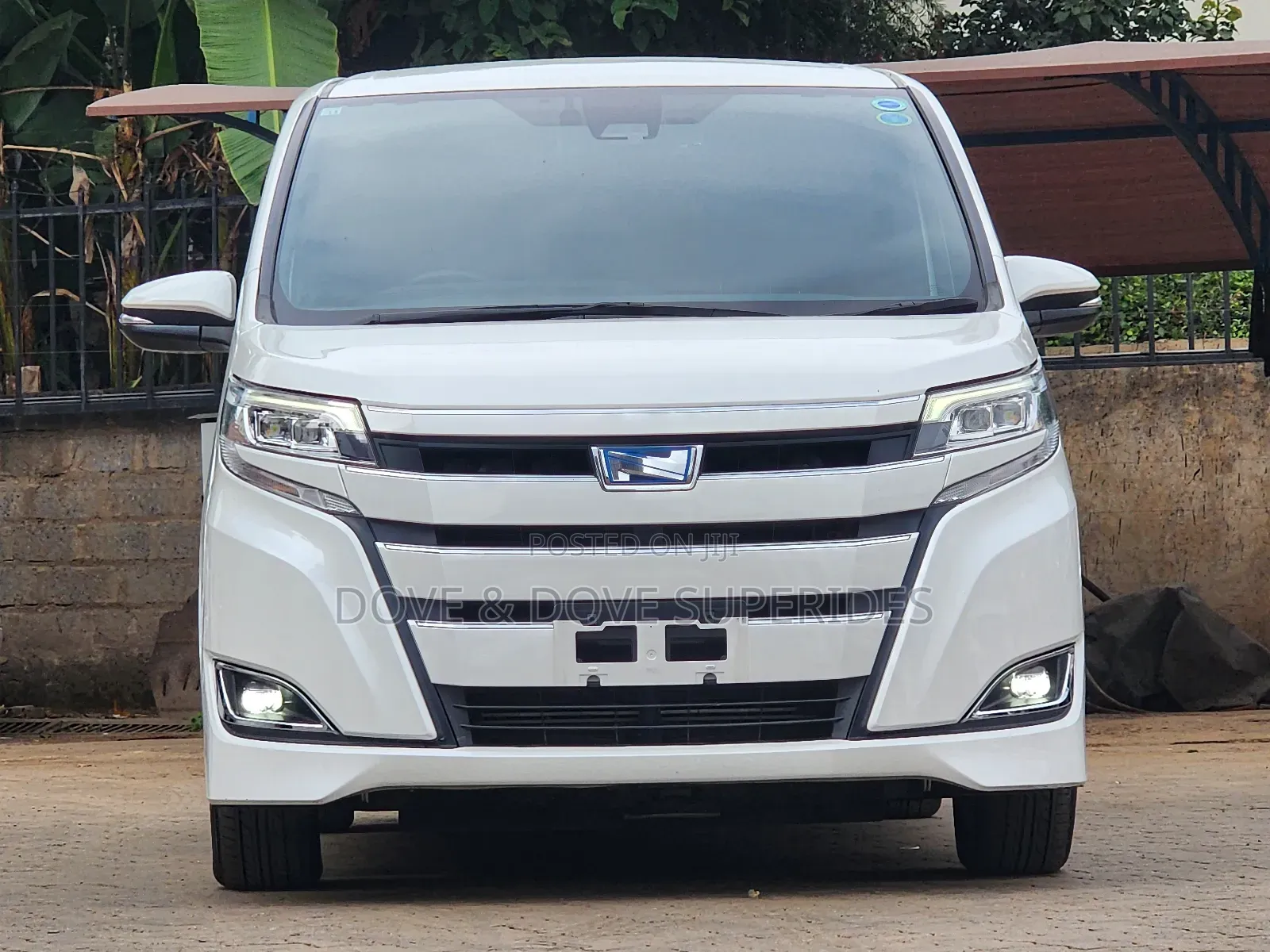 Toyota Noah 2.0 AWD (7 Seater) 2018 White