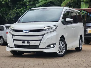 Toyota Noah 2.0 AWD (7 Seater) 2018 White