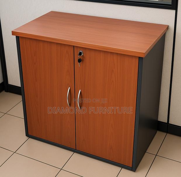 Office Furniture; Lockable 2-Door Modern Office Storage Credenza