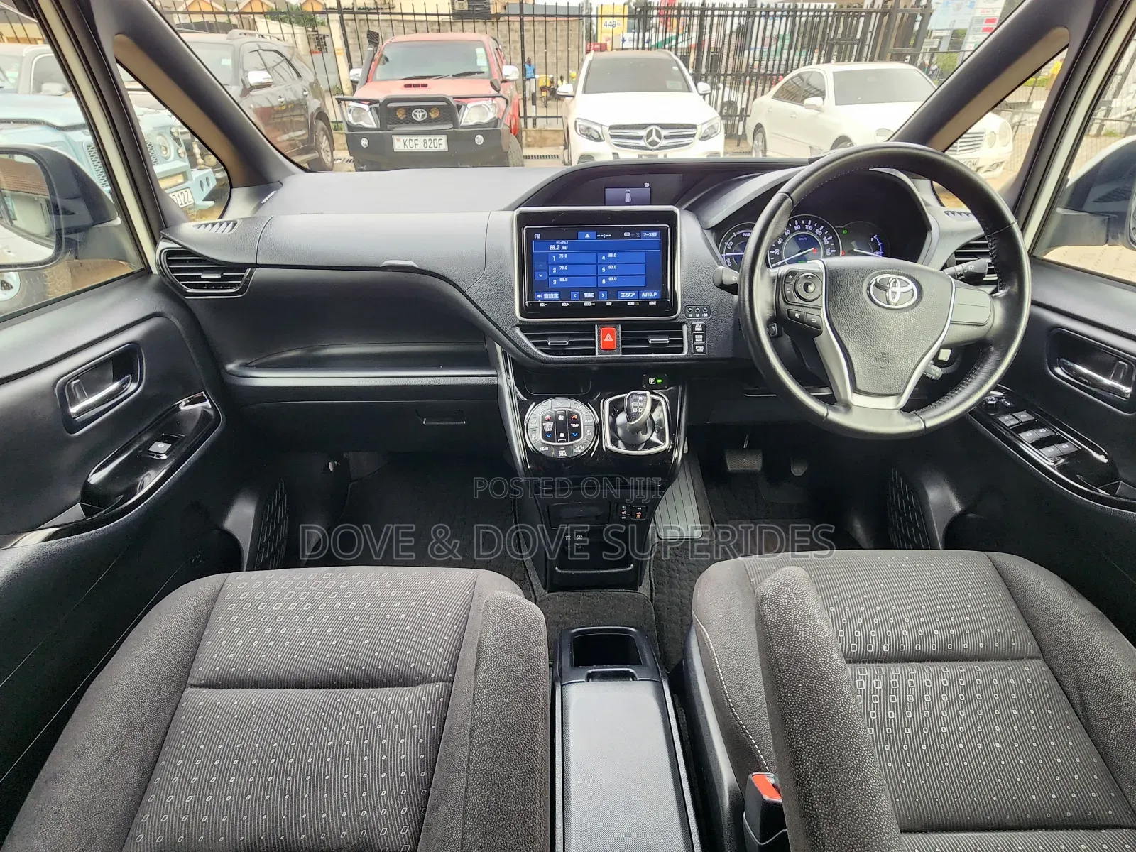 Toyota Noah 2.0 AWD (7 Seater) 2018 White