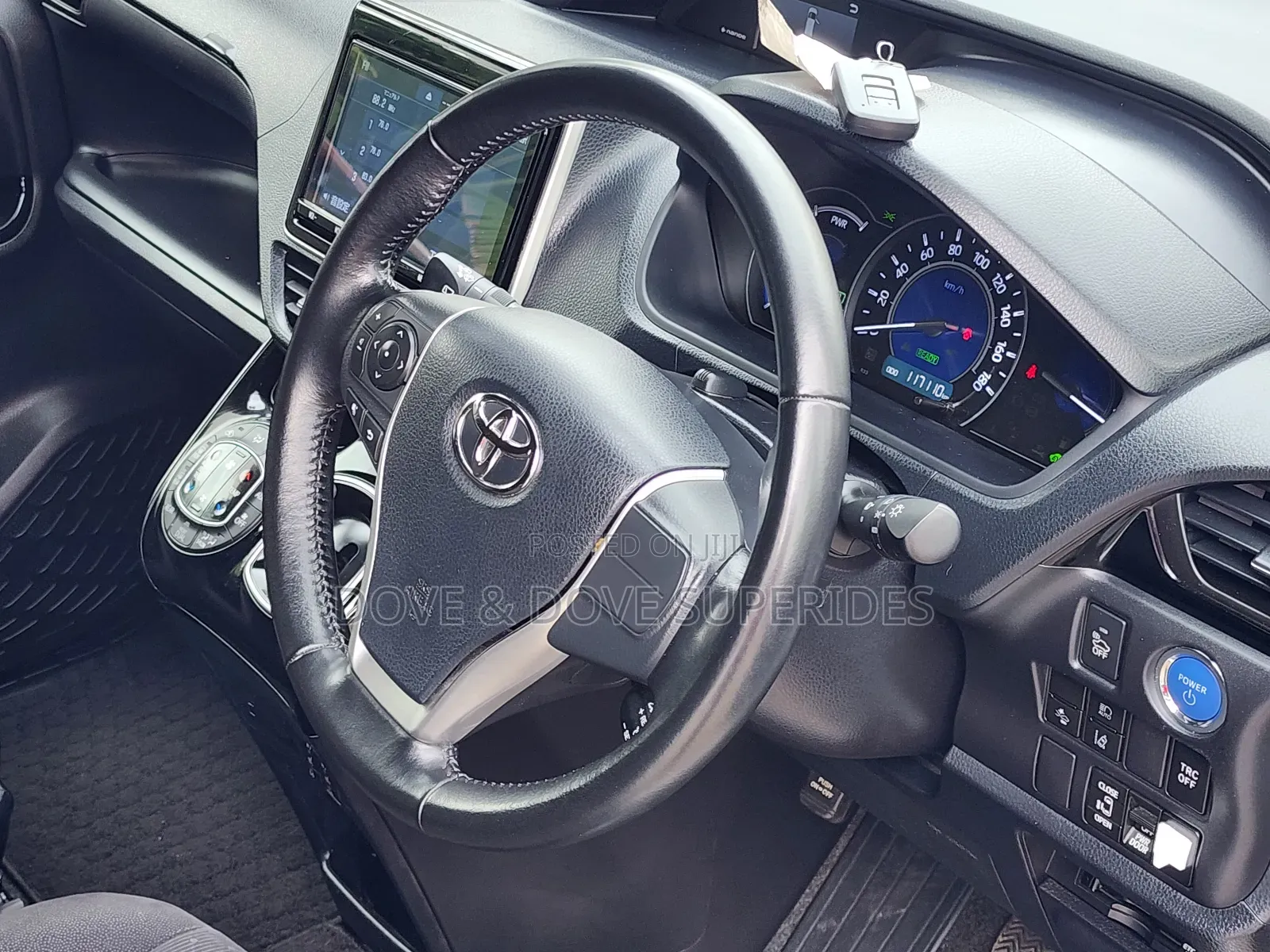 Toyota Noah 2.0 AWD (7 Seater) 2018 White