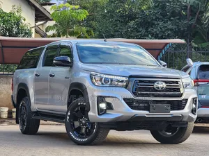 Toyota Hilux Revo Double Cab Deisel 2.4 RWD 2019 Silver