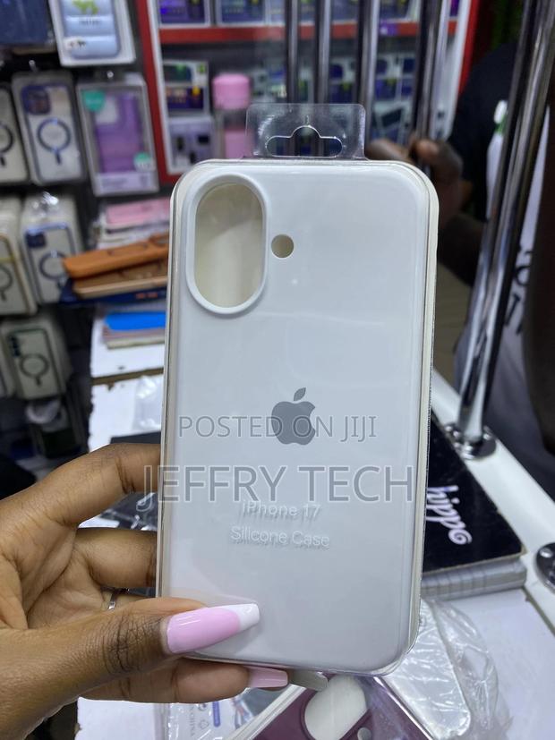 Munbfer iPhone 17 Solid Color Liquid Silicone Phone Case - main view