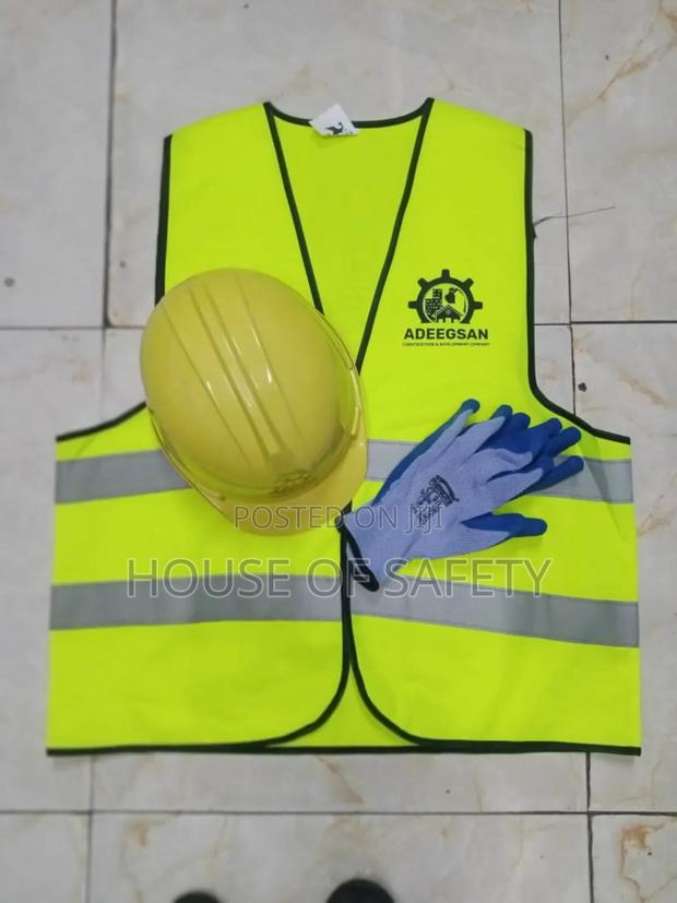 Yellow Helmet Luminous Green Reflectors And Gloves - main view